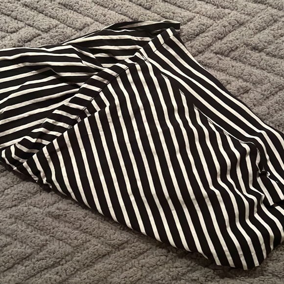 Lululemon skirt - Picture 3 of 3